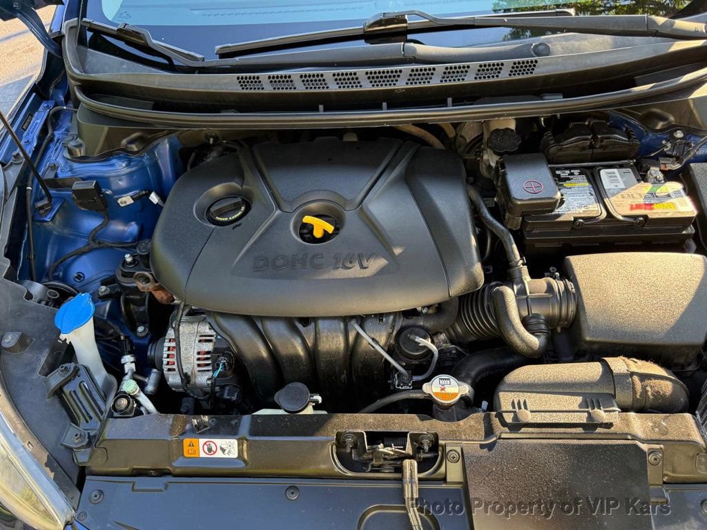 Used 2015 Hyundai Elantra SE w/ Option Group 02 FWD image 18