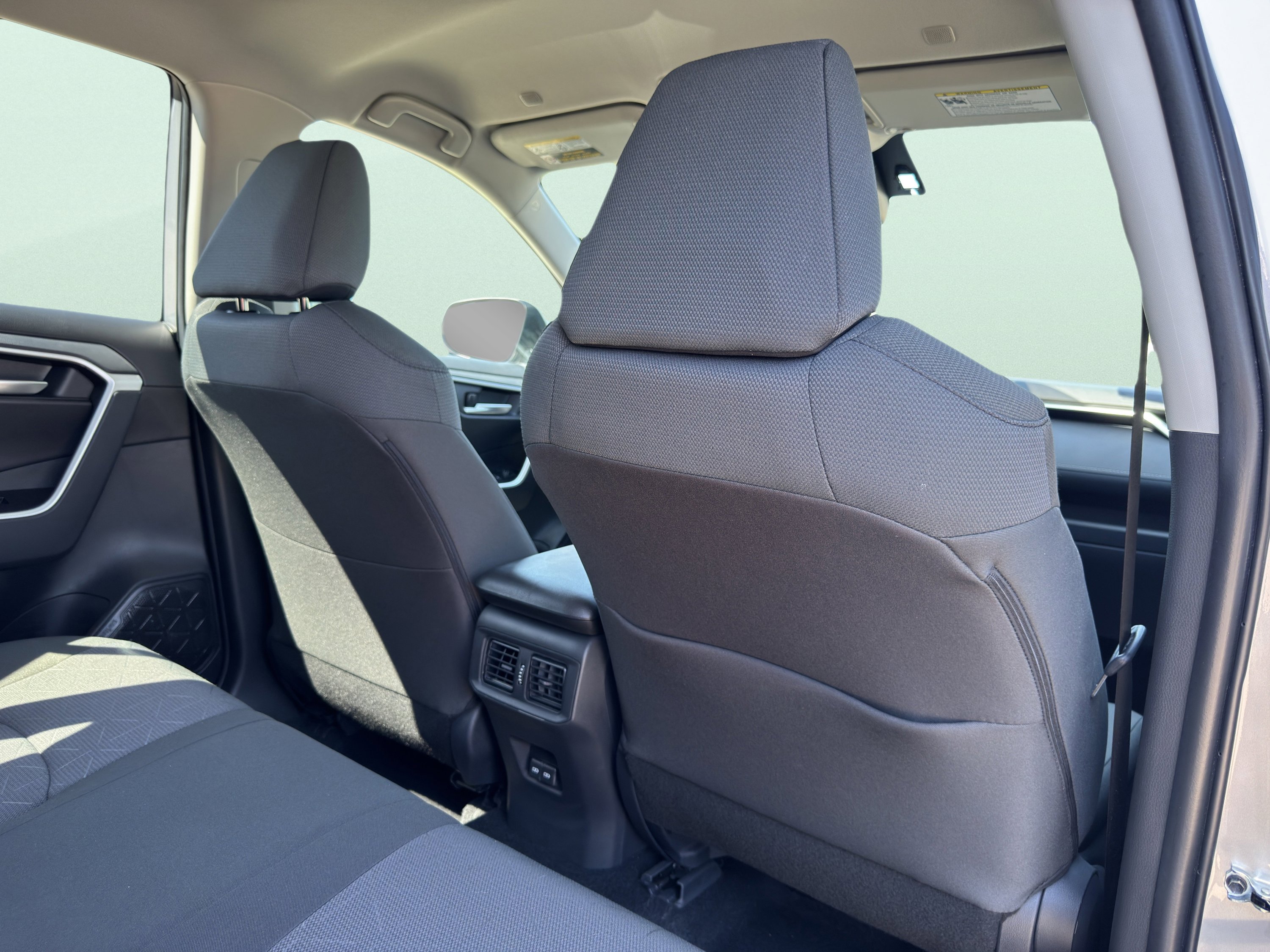 Used 2025 Toyota RAV4 XLE image 31