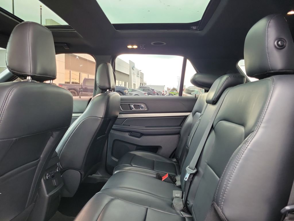 Certified 2019 Ford Explorer XLT w/ Equipment Group 202A AWD/4WD image 14