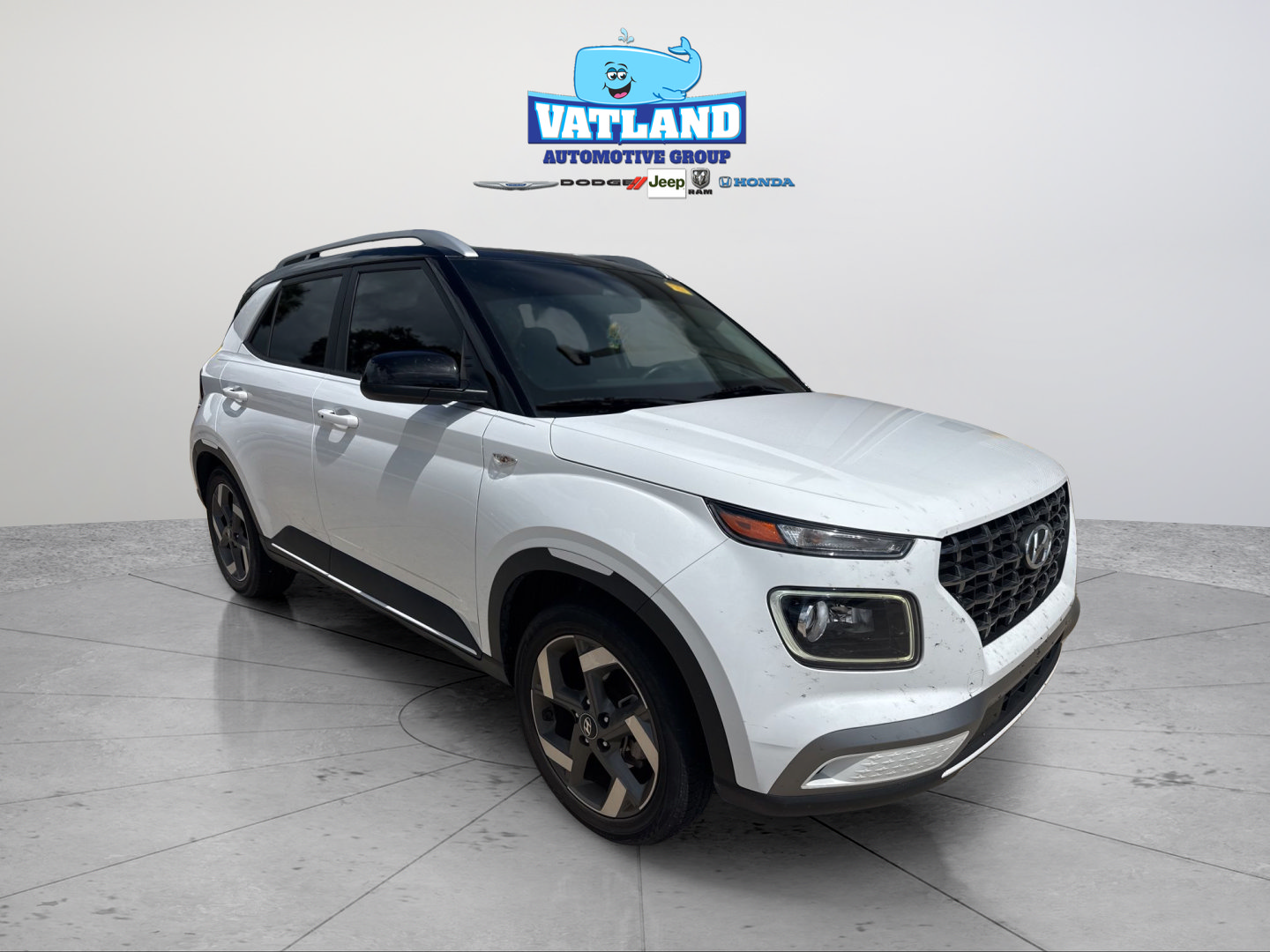 Used 2023 Hyundai Venue Limited FWD image 14