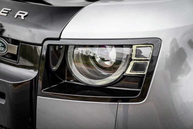 Used 2021 Land Rover Defender 110 X image 4