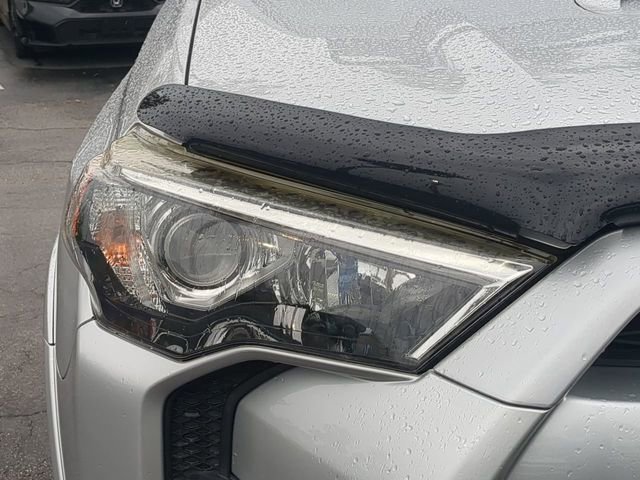 Used 2018 Toyota 4Runner TRD Off-Road AWD/4WD image 10