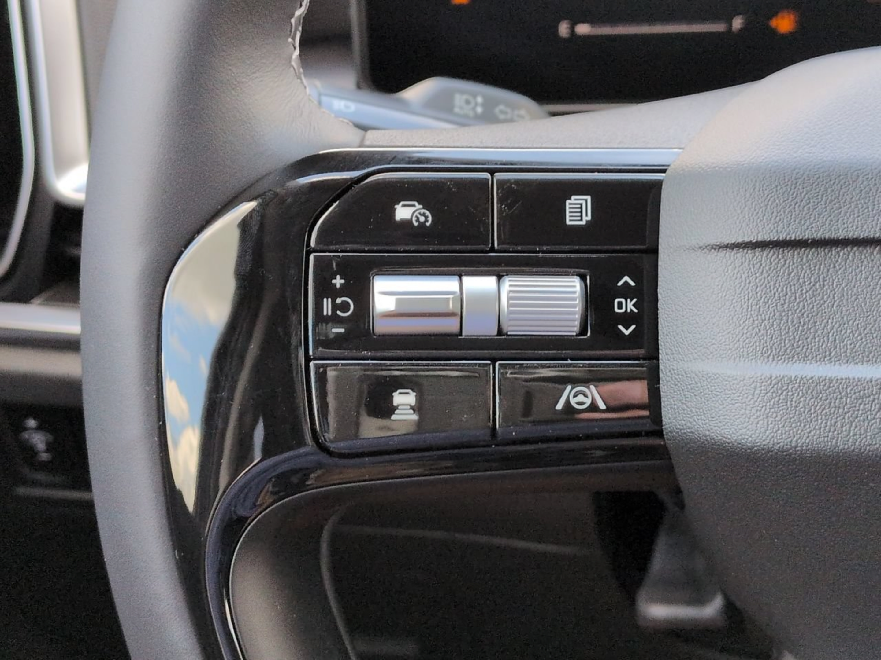 New 2026 Kia Sorento LX FWD image 35