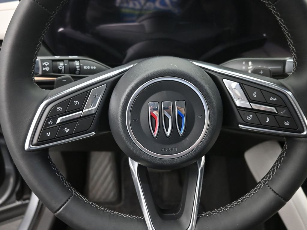 Used 2025 Buick Envision Avenir image 15