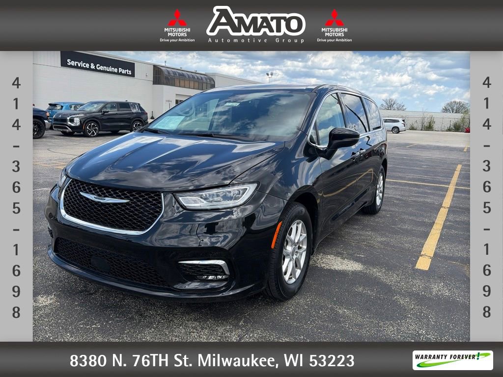 Used 2023 Chrysler Pacifica Touring-L
