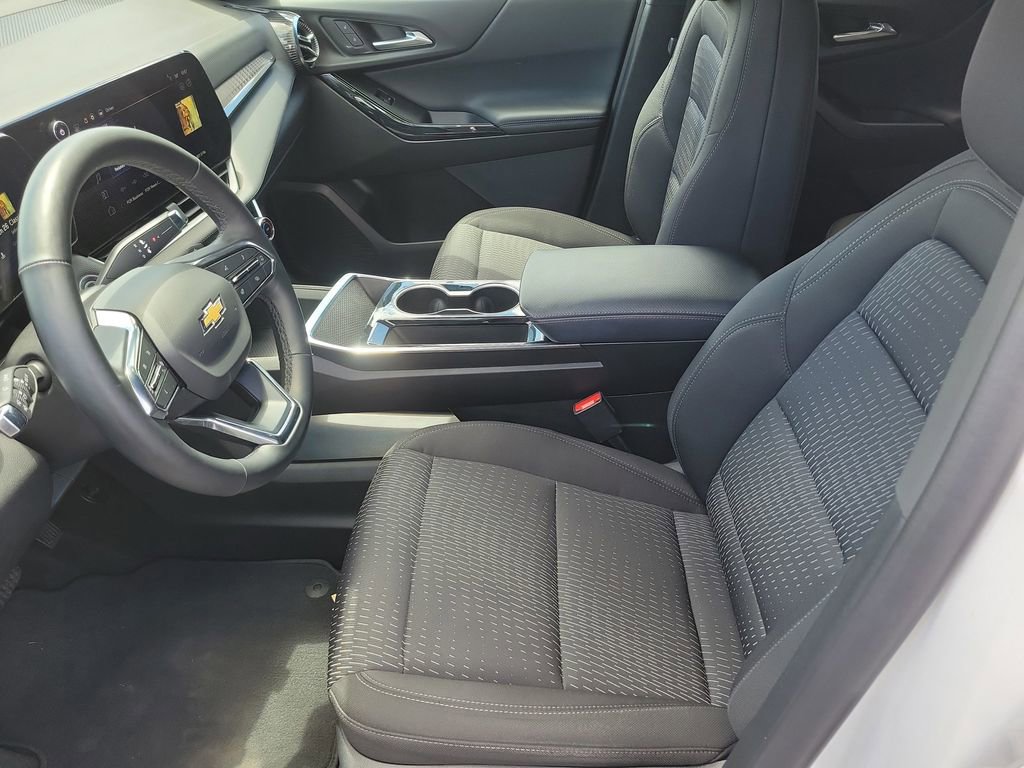 Used 2025 Chevrolet Equinox LT FWD image 17
