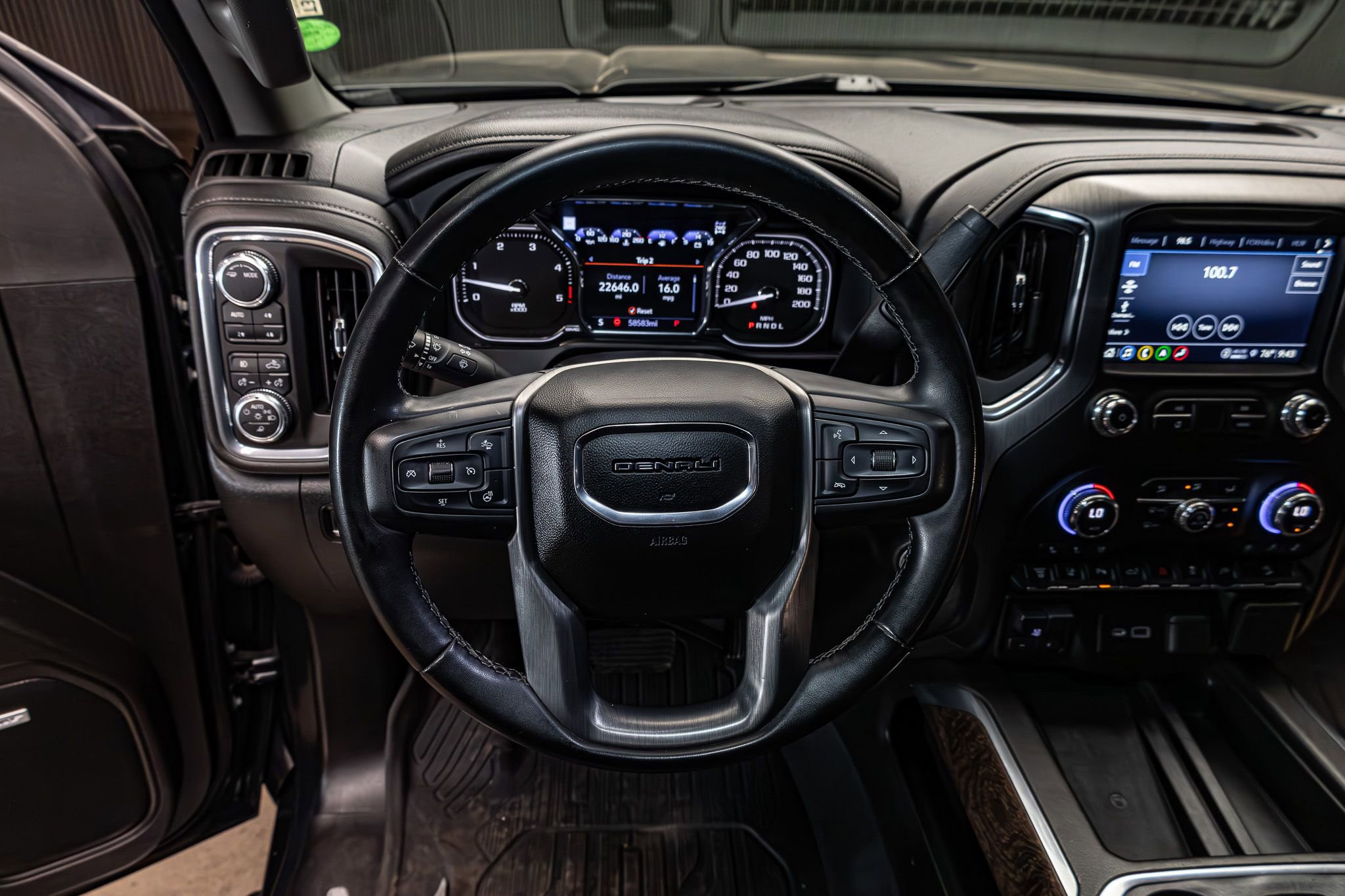 Used 2023 GMC Sierra 2500 Denali image 20