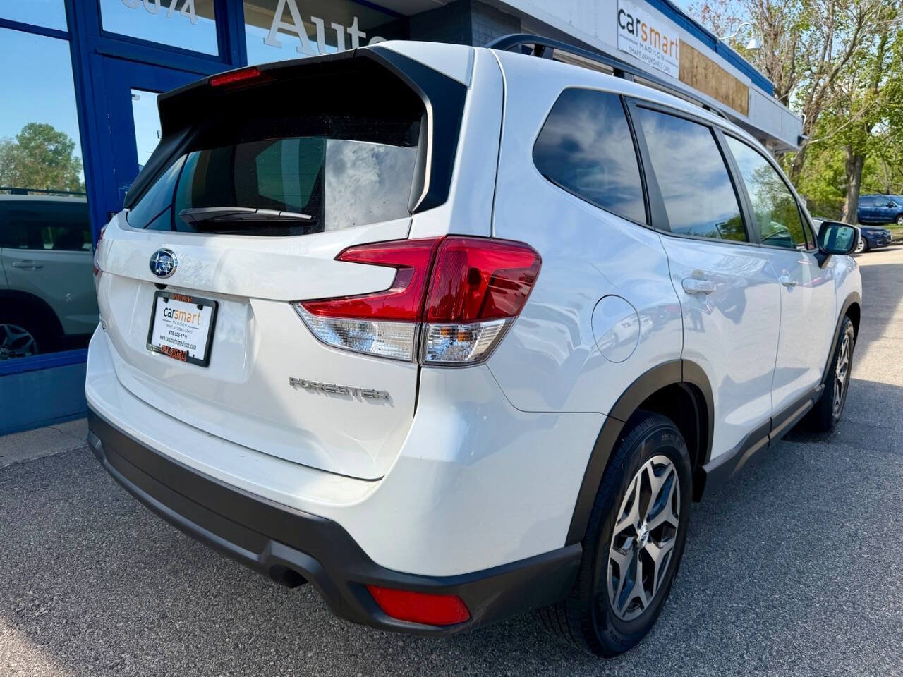 Used 2023 Subaru Forester Premium AWD/4WD image 10