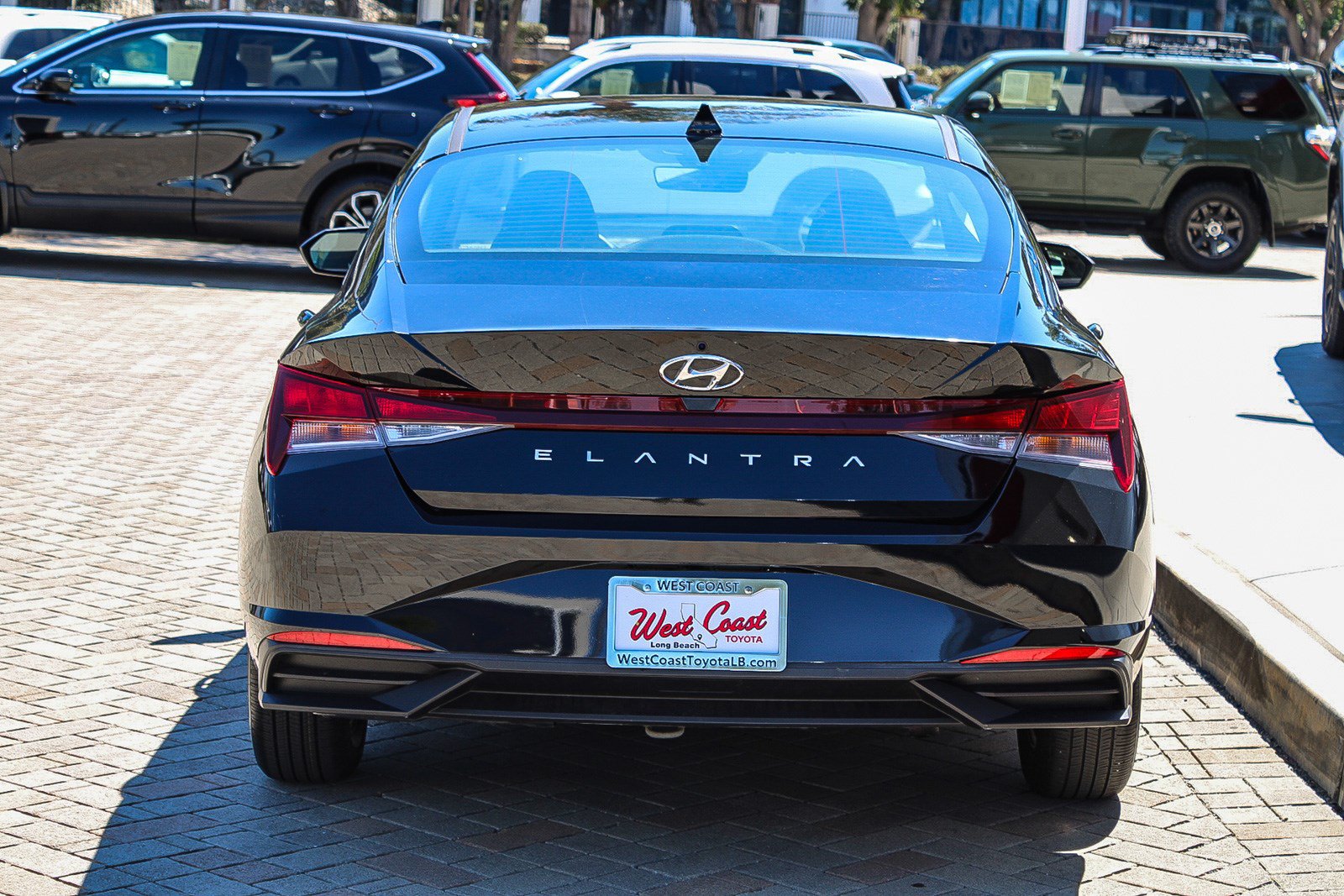 Used 2023 Hyundai Elantra SE FWD image 8