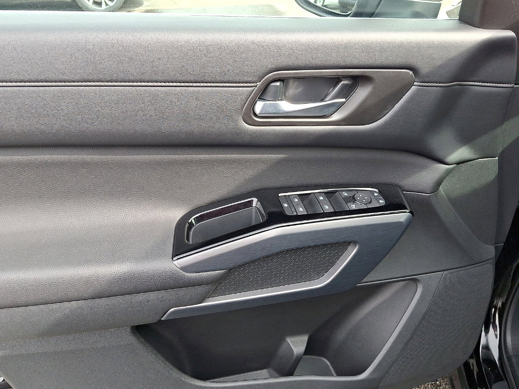 Used 2024 Nissan Pathfinder SL w/ SL Premium Package image 10