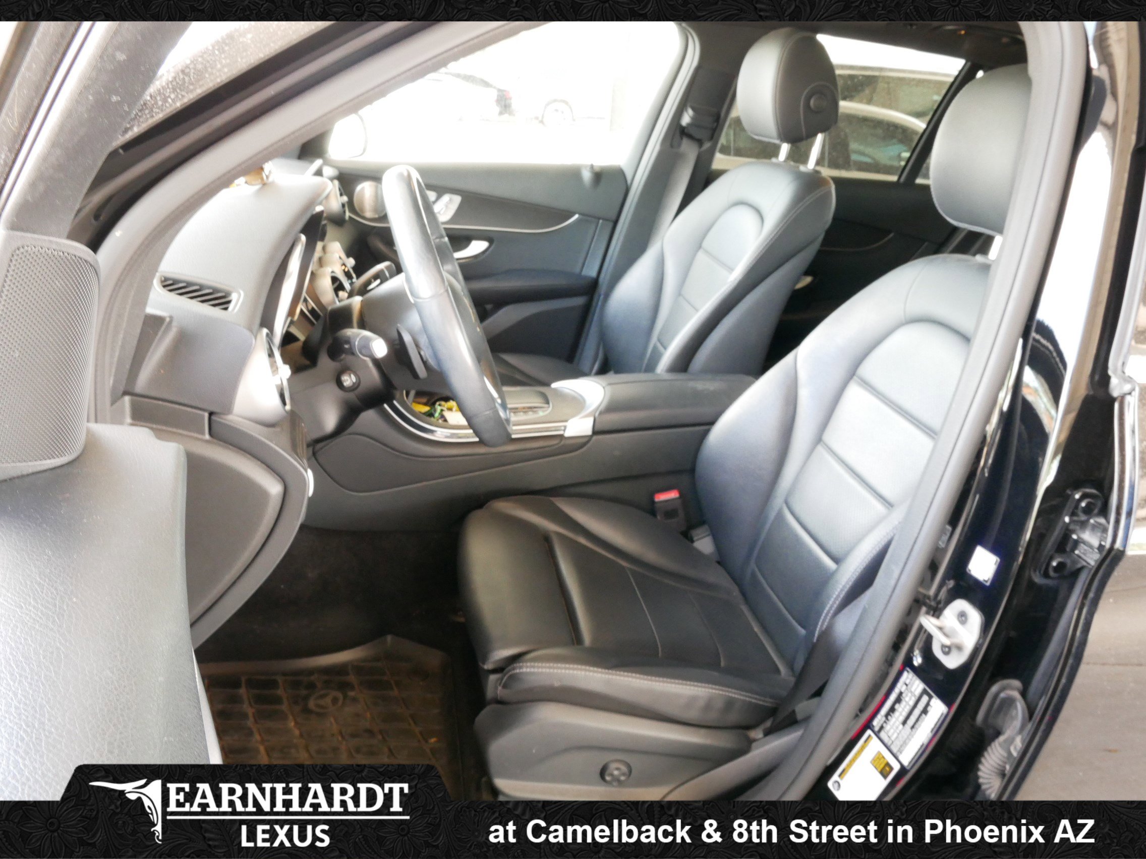 Used 2021 Mercedes-Benz GLC 300 4MATIC image 2