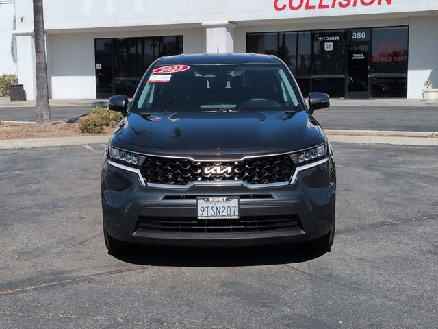 Used 2023 Kia Sorento LX FWD image 2