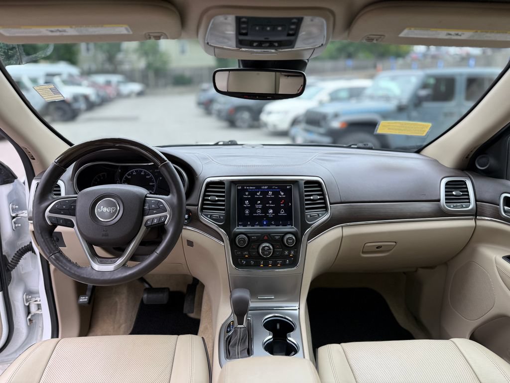 Used 2018 Jeep Grand Cherokee Overland AWD/4WD image 13