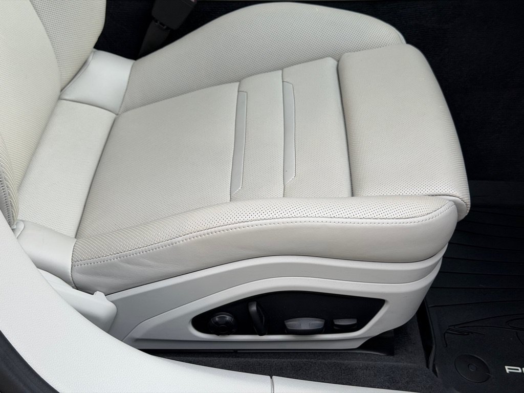 Used 2023 Porsche Panamera 4 Platinum Edition AWD/4WD image 69