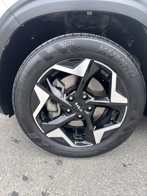 Used 2024 Kia Seltos EX image 12