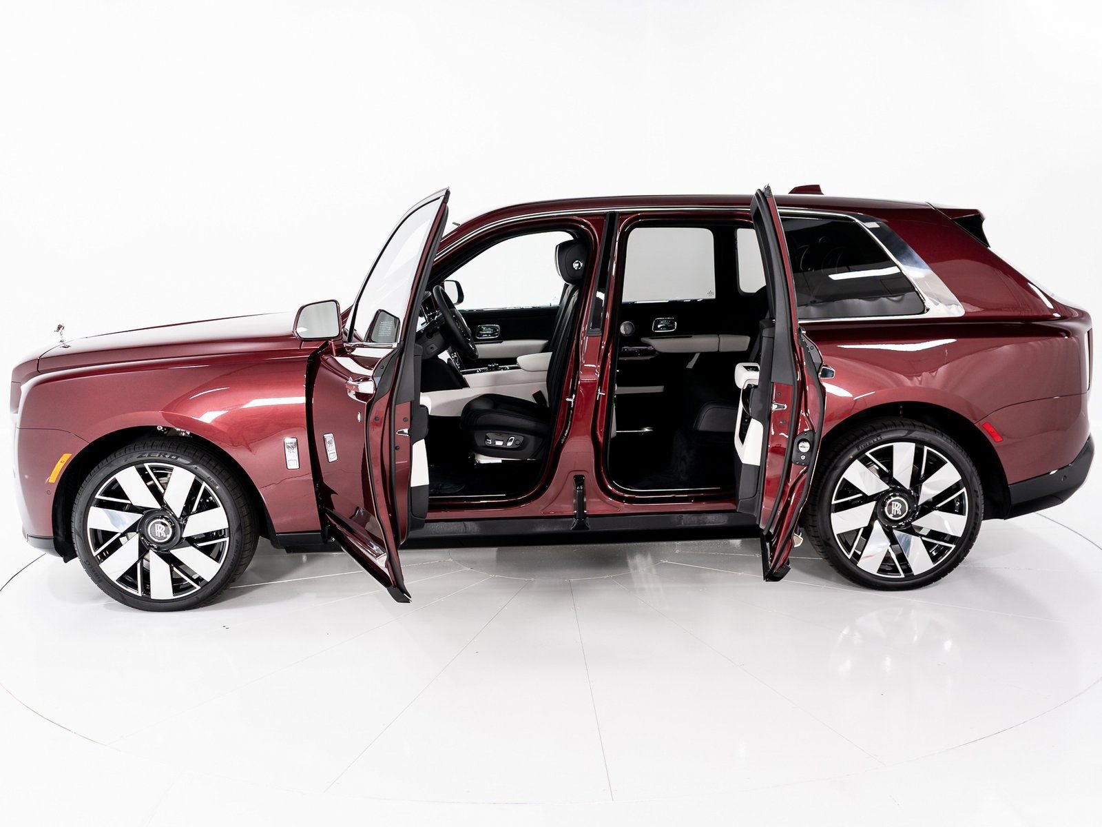 Certified 2025 Rolls-Royce Cullinan image 9