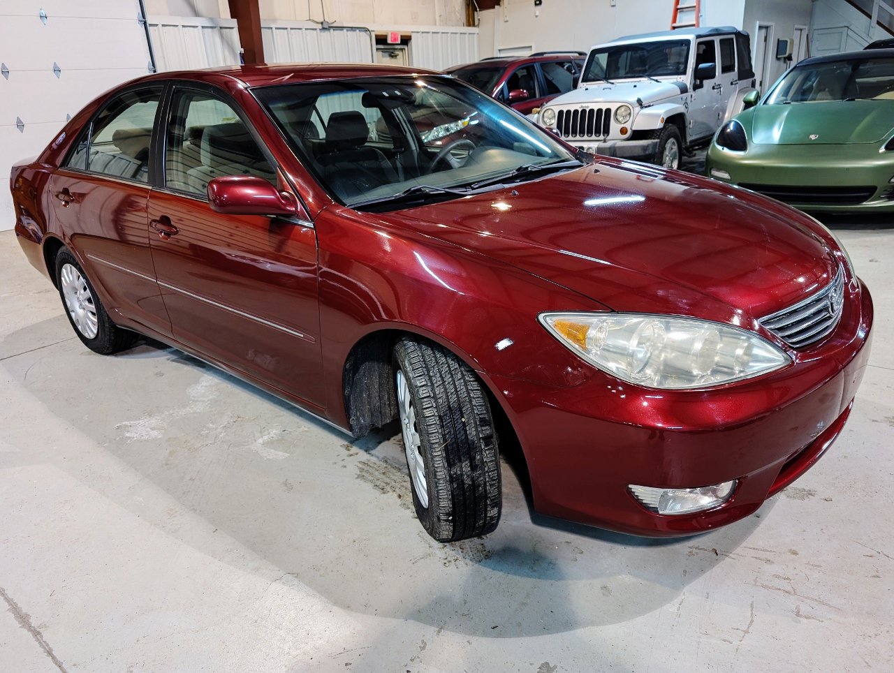 Used 2005 Toyota Camry XLE FWD image 8