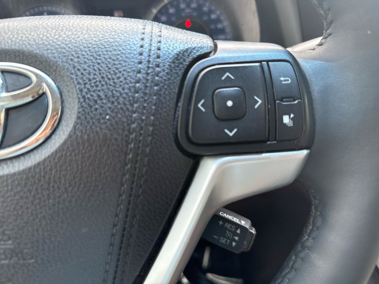 Used 2016 Toyota Sienna Limited Premium FWD image 24