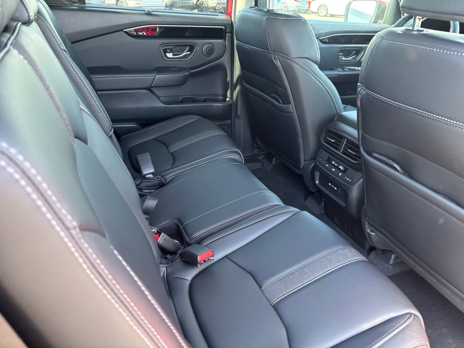 Used 2025 Honda Pilot EX-L image 16