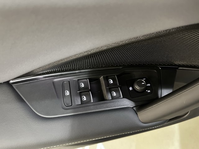 New 2026 Volkswagen Tiguan SE R-Line AWD/4WD image 19