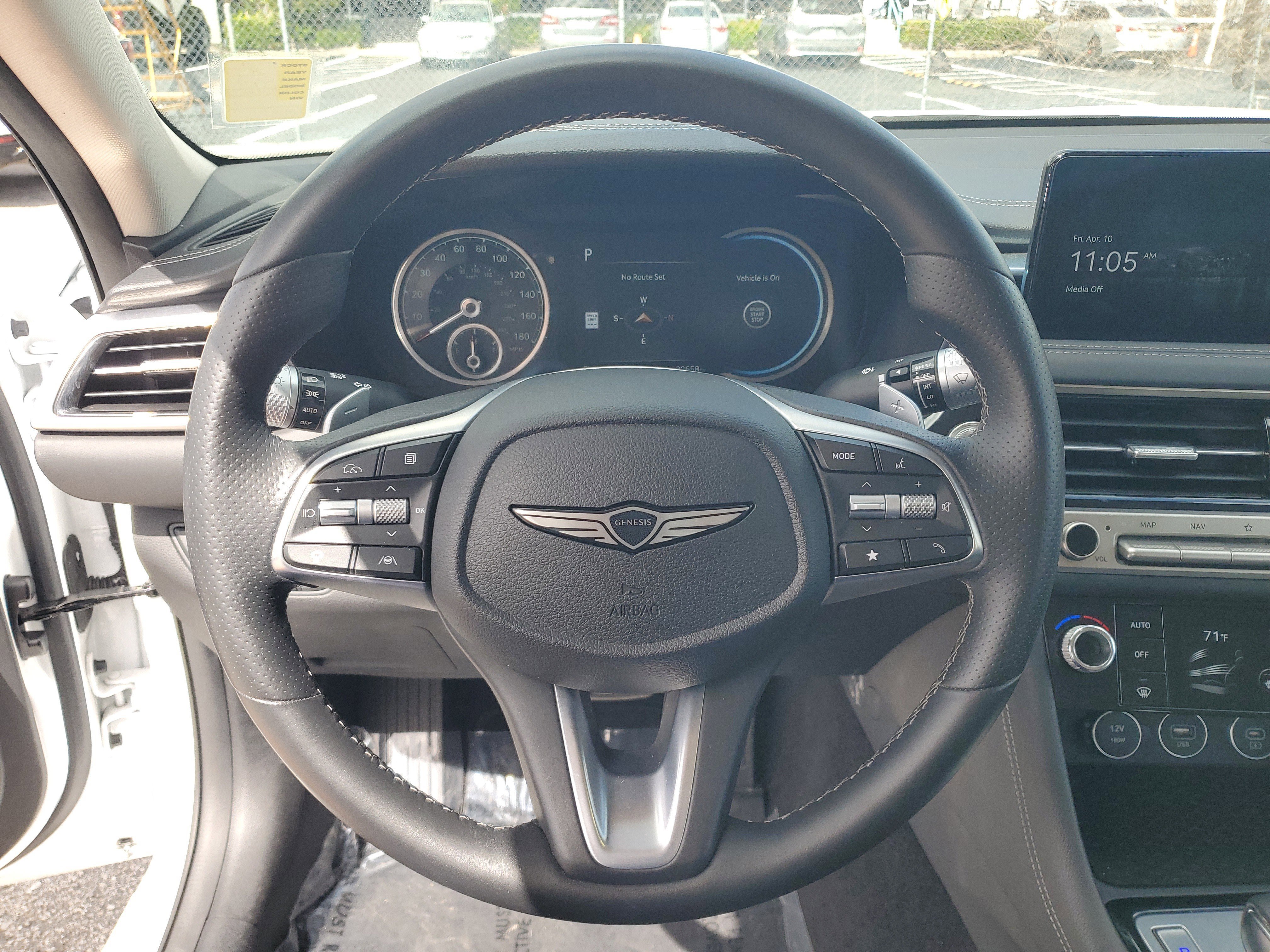 Used 2025 Genesis G70 2.5T image 16