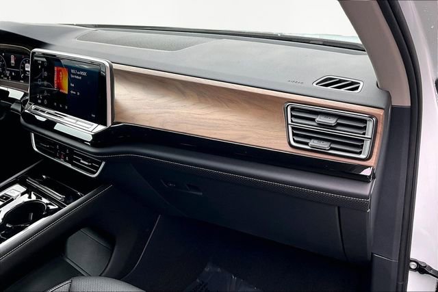 Used 2024 Volkswagen Atlas SE image 19