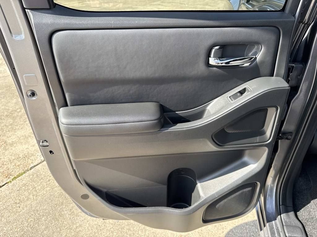 Used 2023 Nissan Frontier SV image 20
