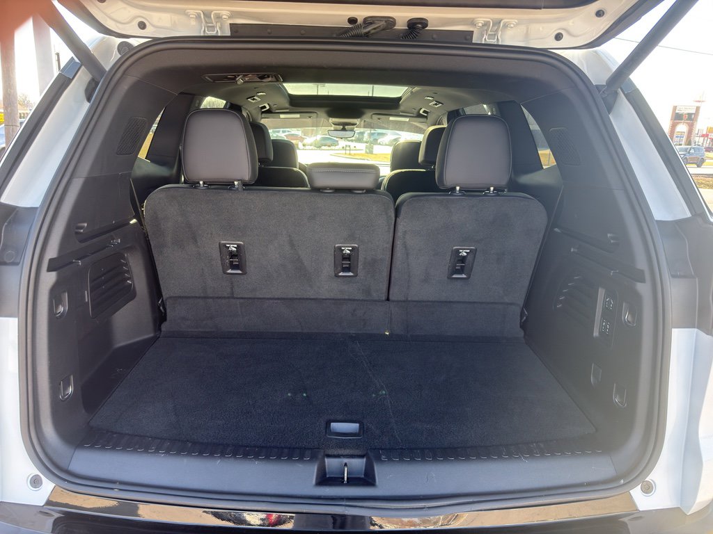 Used 2025 GMC Acadia Denali w/ Super Cruise Package FWD image 5