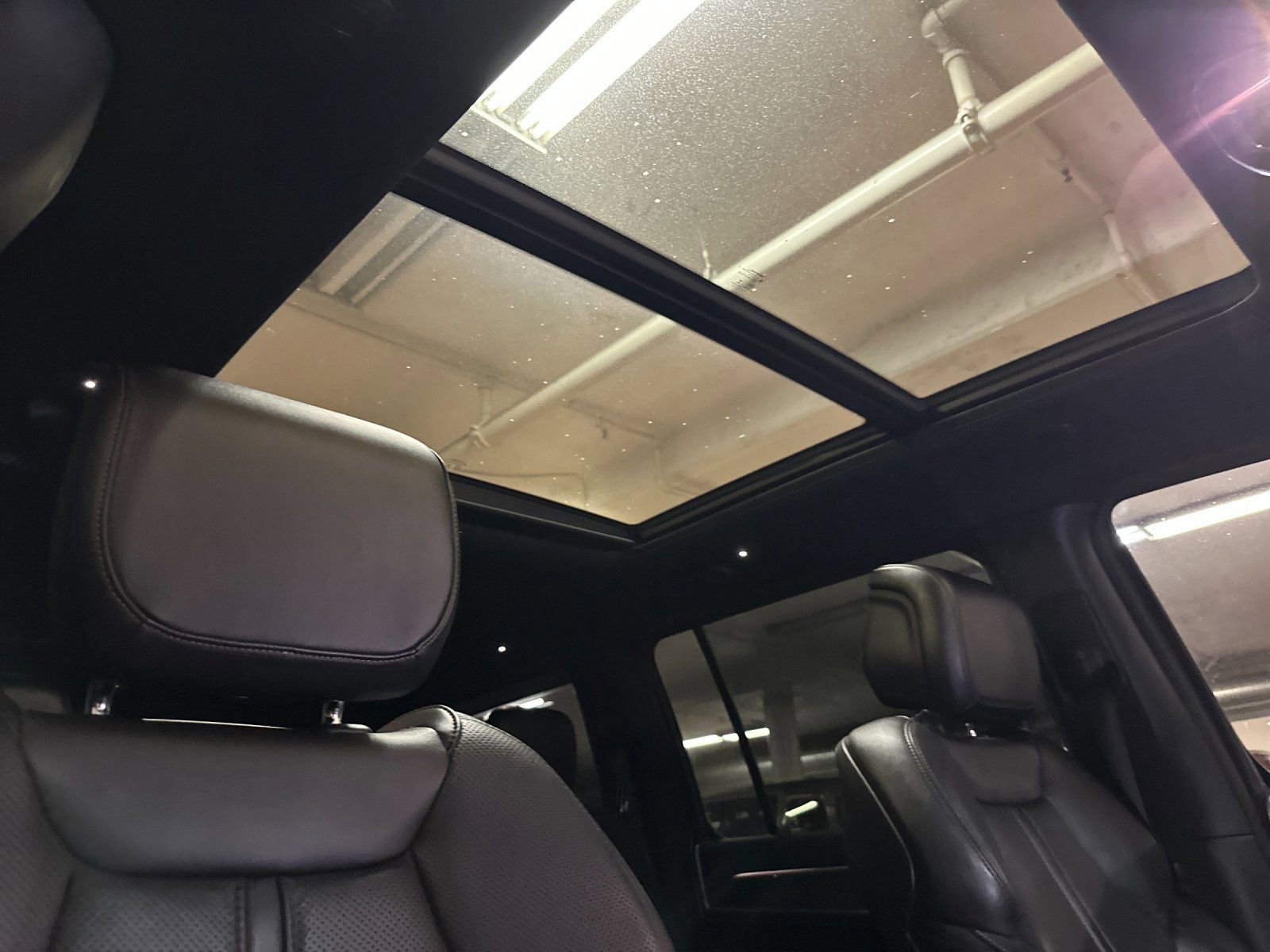 Used 2022 Jeep Wagoneer Series III w/ Premium Group I image 17