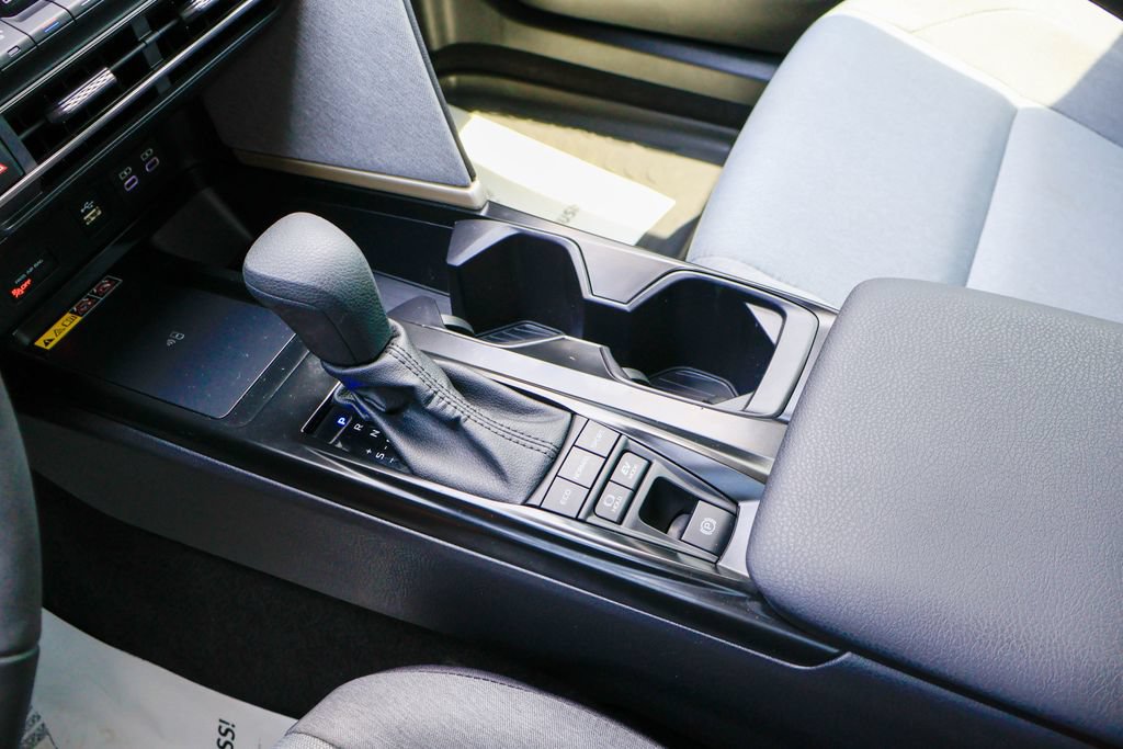 Used 2025 Toyota Camry LE w/ Convenience Package FWD image 17