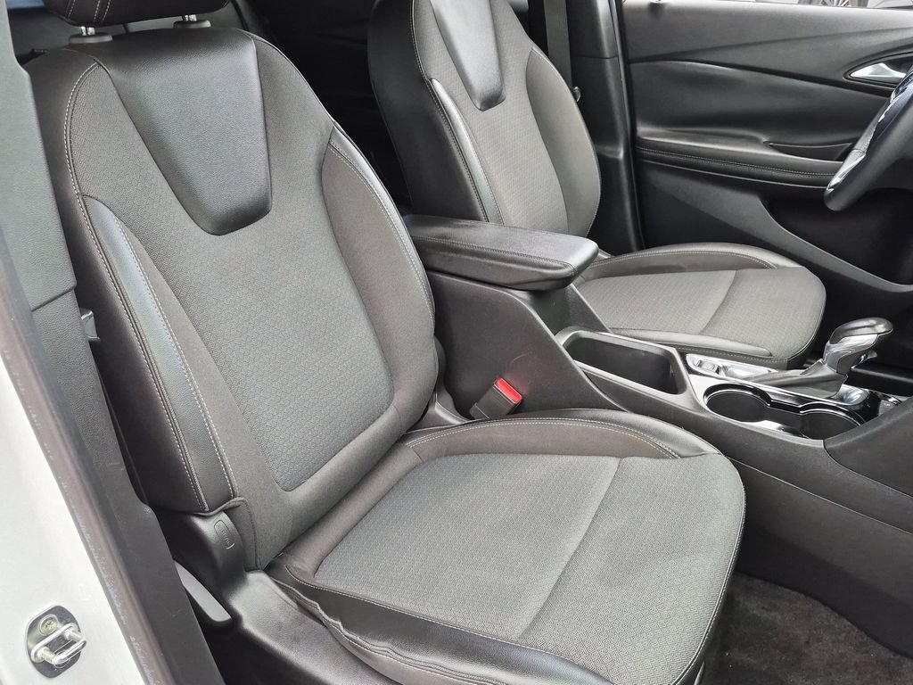 Used 2022 Buick Encore GX Select FWD image 32