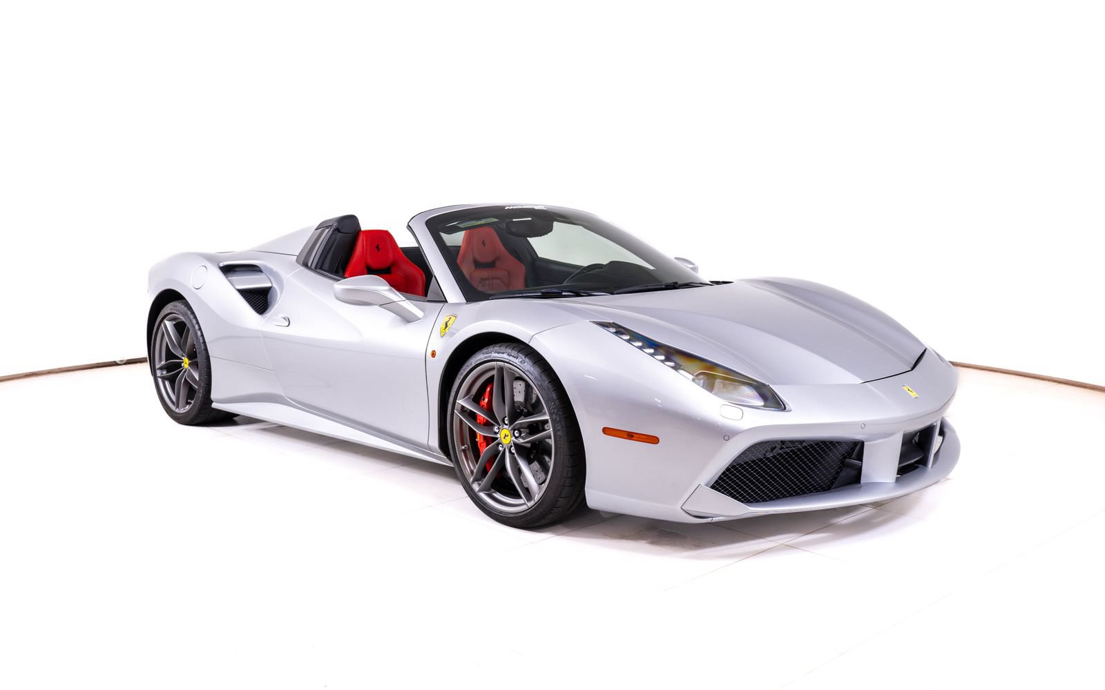 Used 2019 Ferrari 488 Spider RWD image 9