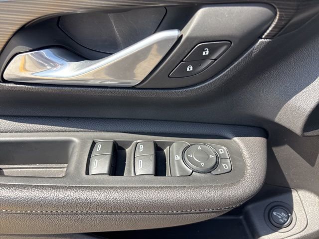 Used 2022 GMC Terrain SLE w/ Driver Convenience Package FWD image 16