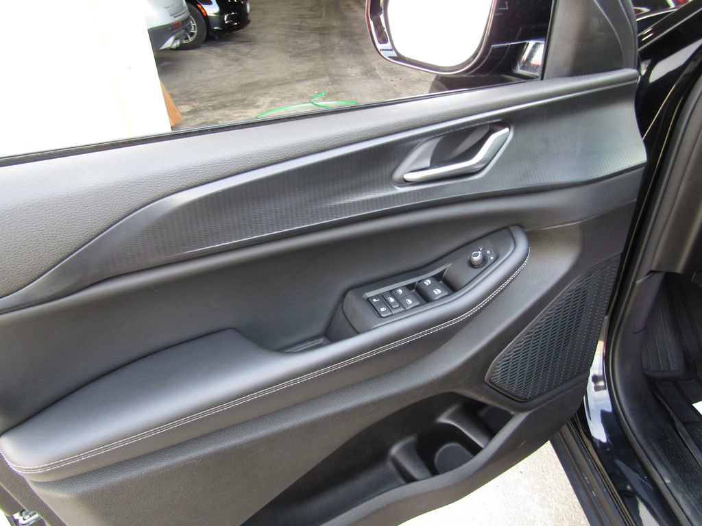 Used 2024 Jeep Grand Cherokee L Altitude AWD/4WD image 22