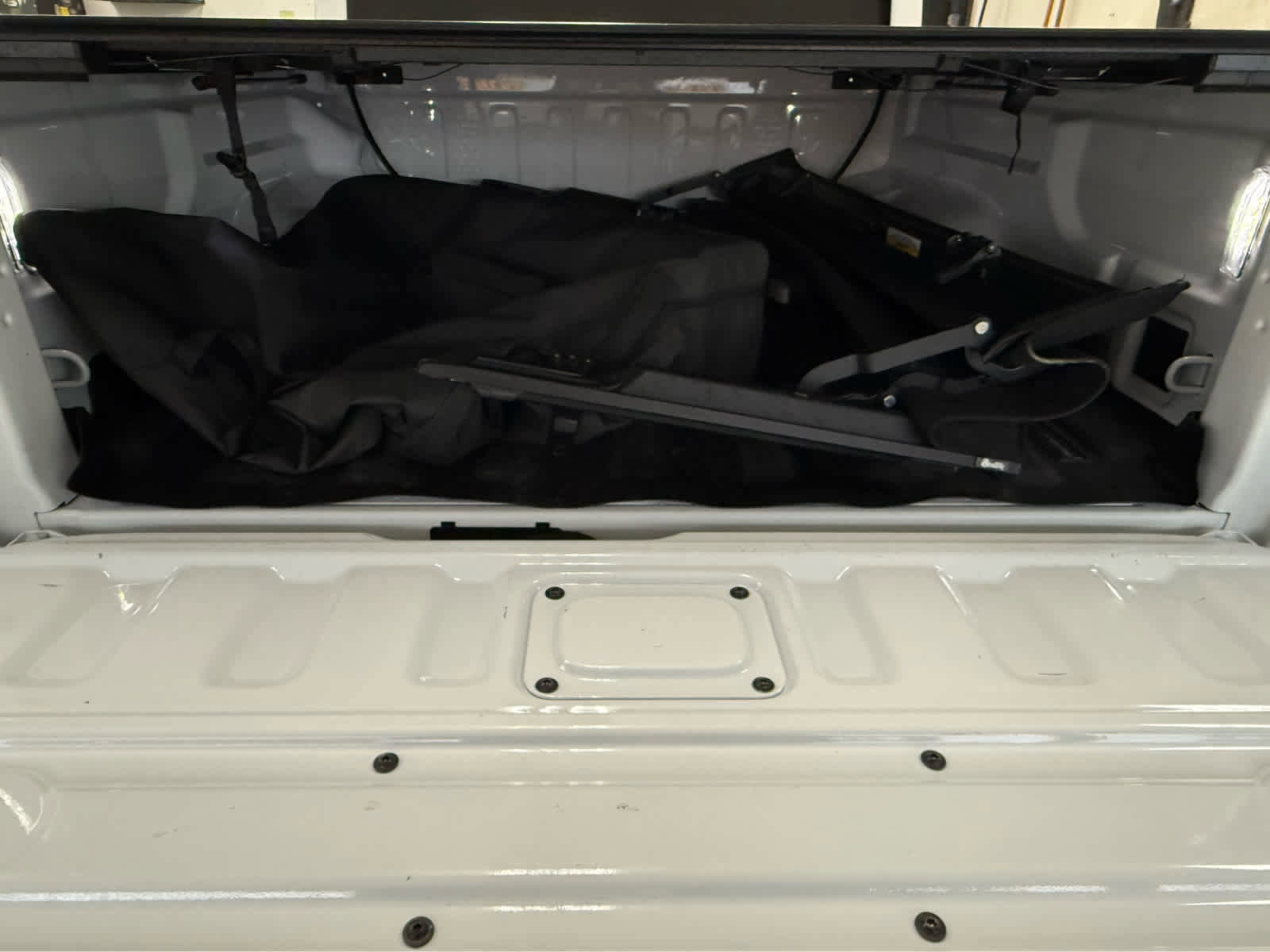 Used 2023 Jeep Gladiator Overland image 24