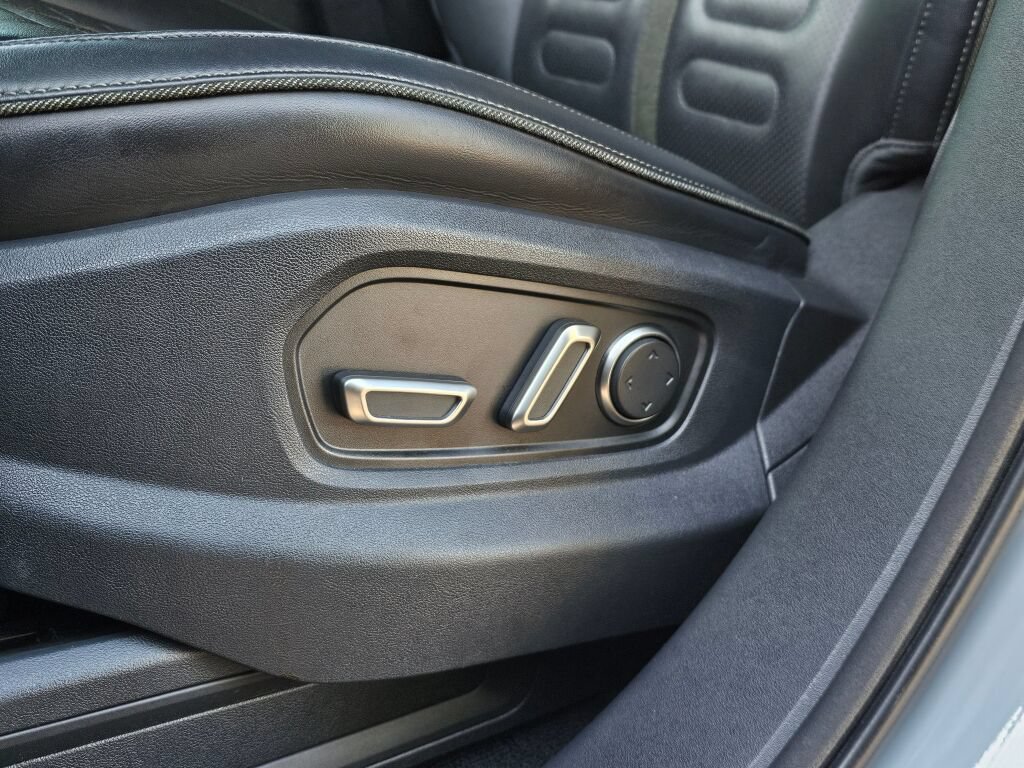 Used 2025 Rivian R1S Adventure Dual AWD/4WD image 32