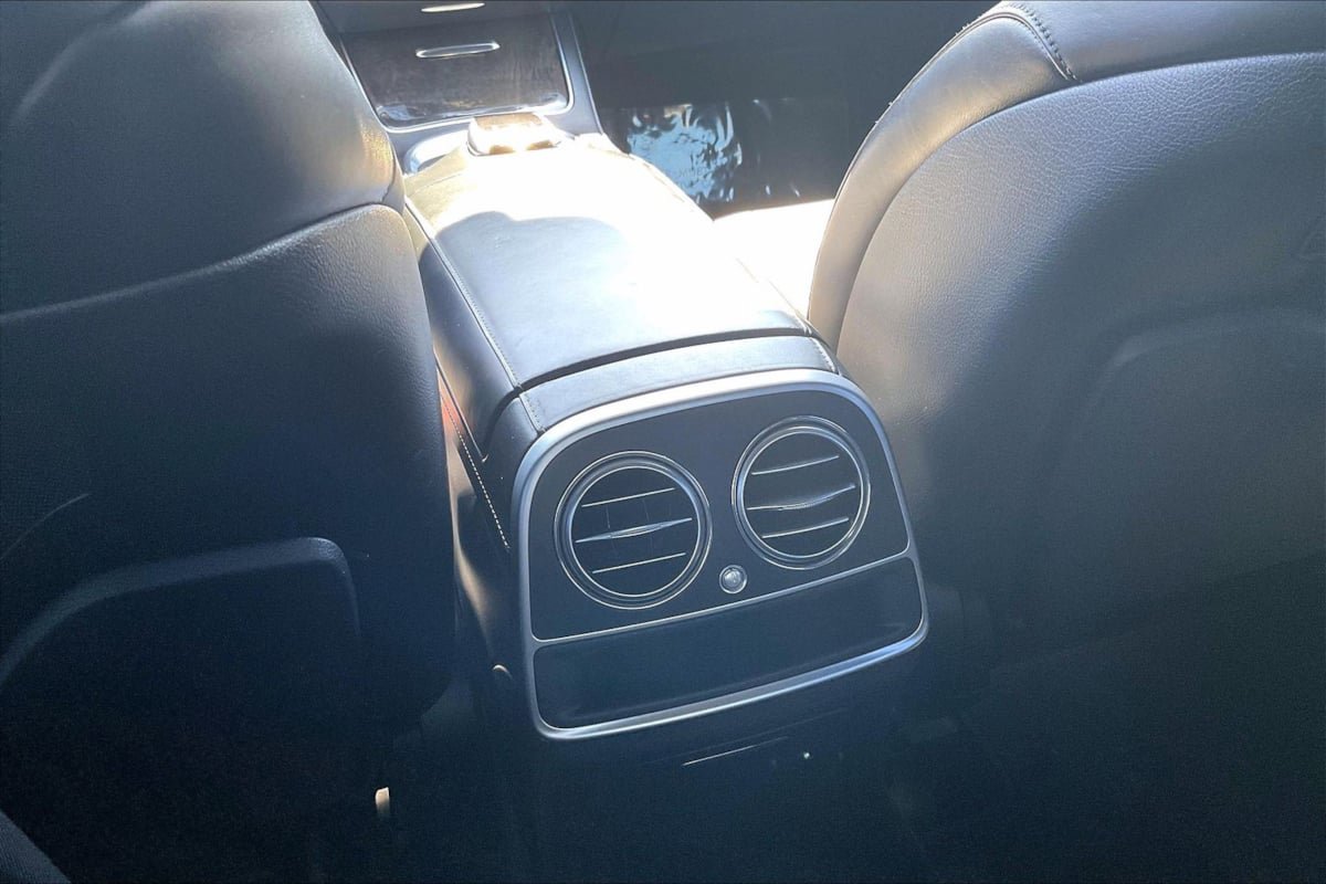 Used 2015 Mercedes-Benz S 550 Sedan image 32