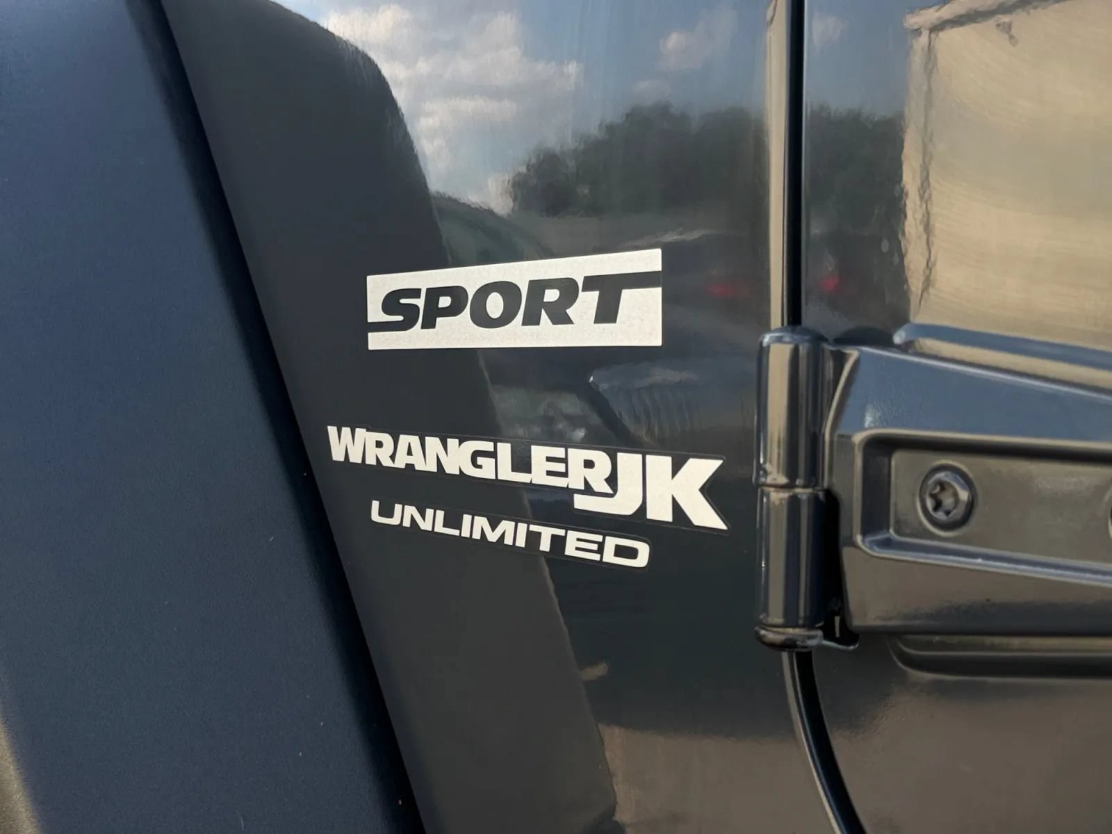 Used 2018 Jeep Wrangler Unlimited Sport S AWD/4WD image 39