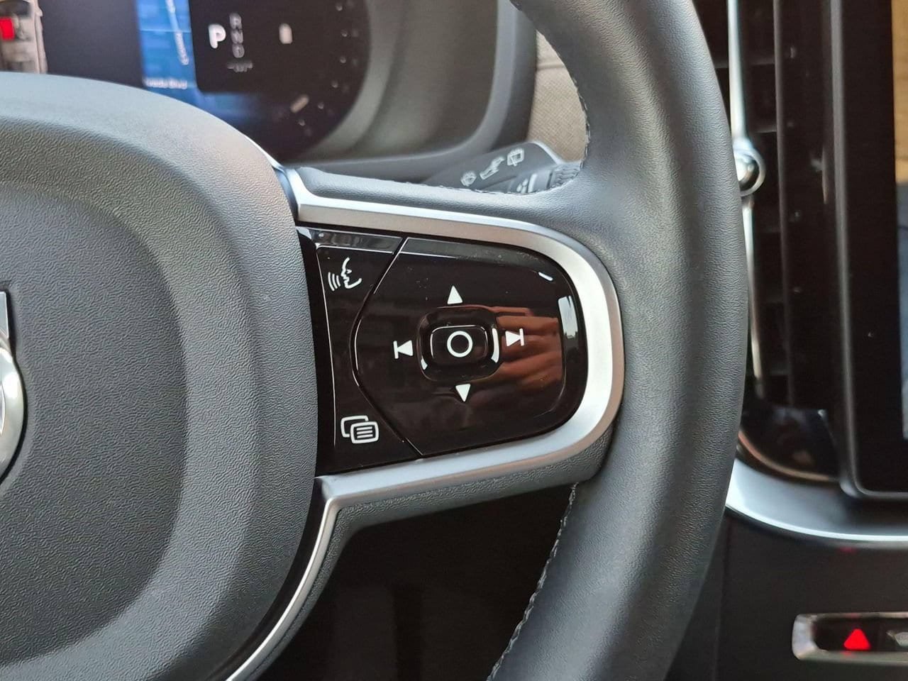 Certified 2026 Volvo XC90 B6 Plus AWD/4WD image 15