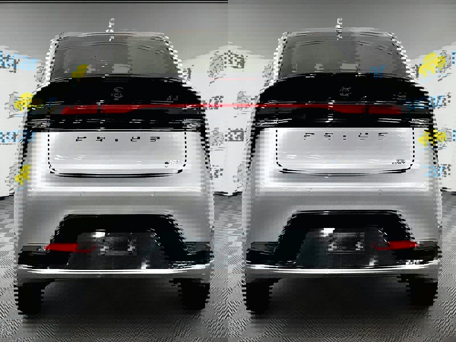 Used 2024 Toyota Prius XLE image 5