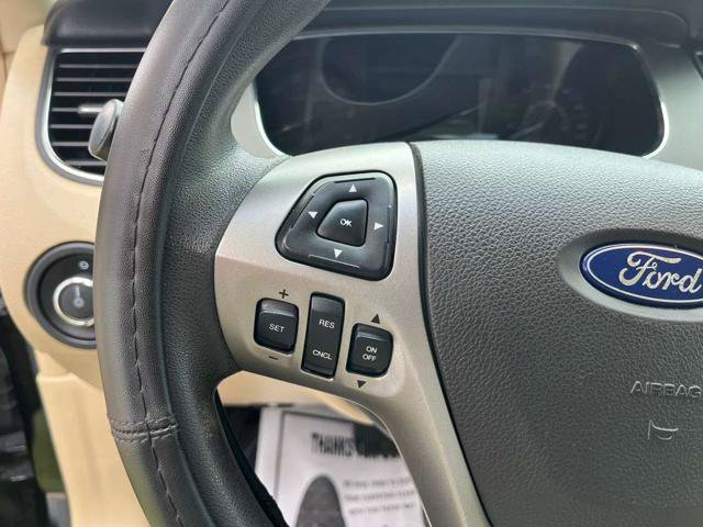 Used 2016 Ford Taurus SE FWD image 21