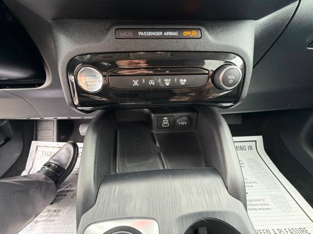 Certified 2025 Ford Escape Platinum AWD/4WD image 30