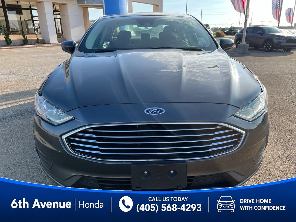 Used 2020 Ford Fusion SE FWD image 2