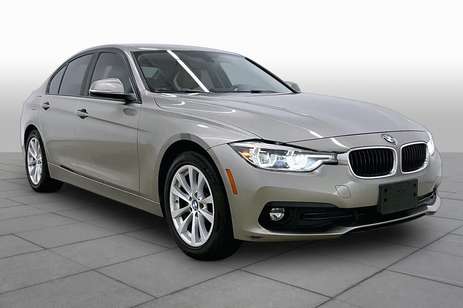 Used 2018 BMW 320i Sedan RWD image 3