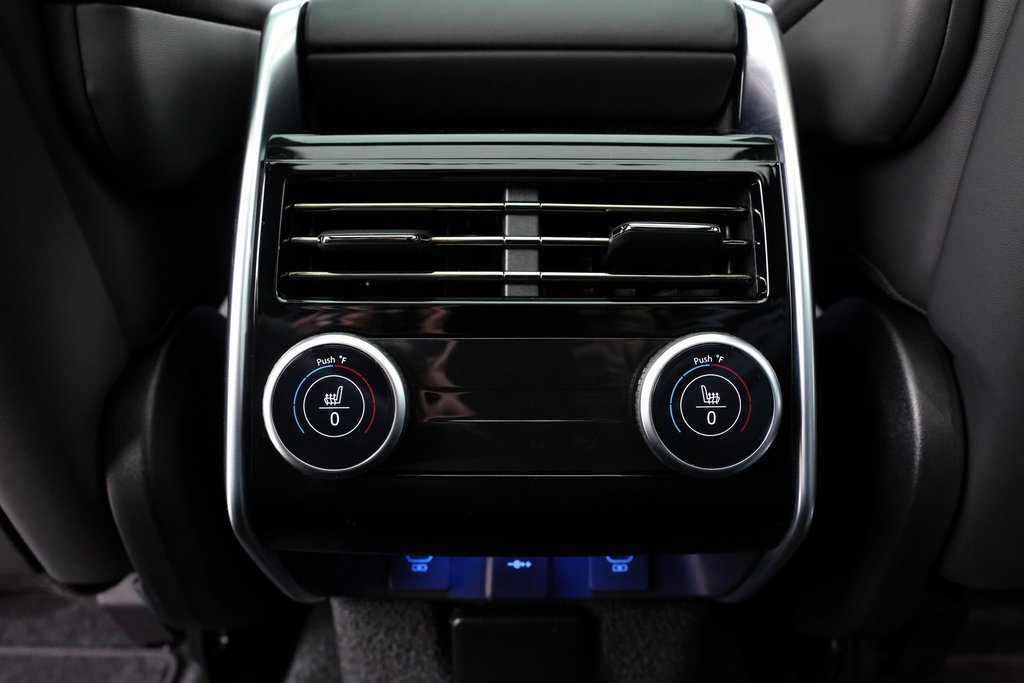 Used 2025 Land Rover Range Rover SE image 37