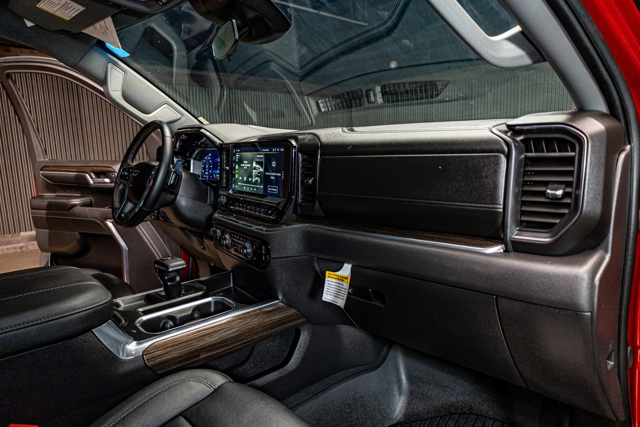 Used 2024 Chevrolet Silverado 1500 LT Trail Boss w/ LT Trail Boss Premium Package AWD/4WD image 15