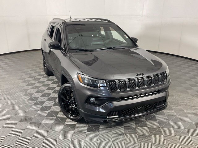 Used 2023 Jeep Compass Latitude AWD/4WD image 40