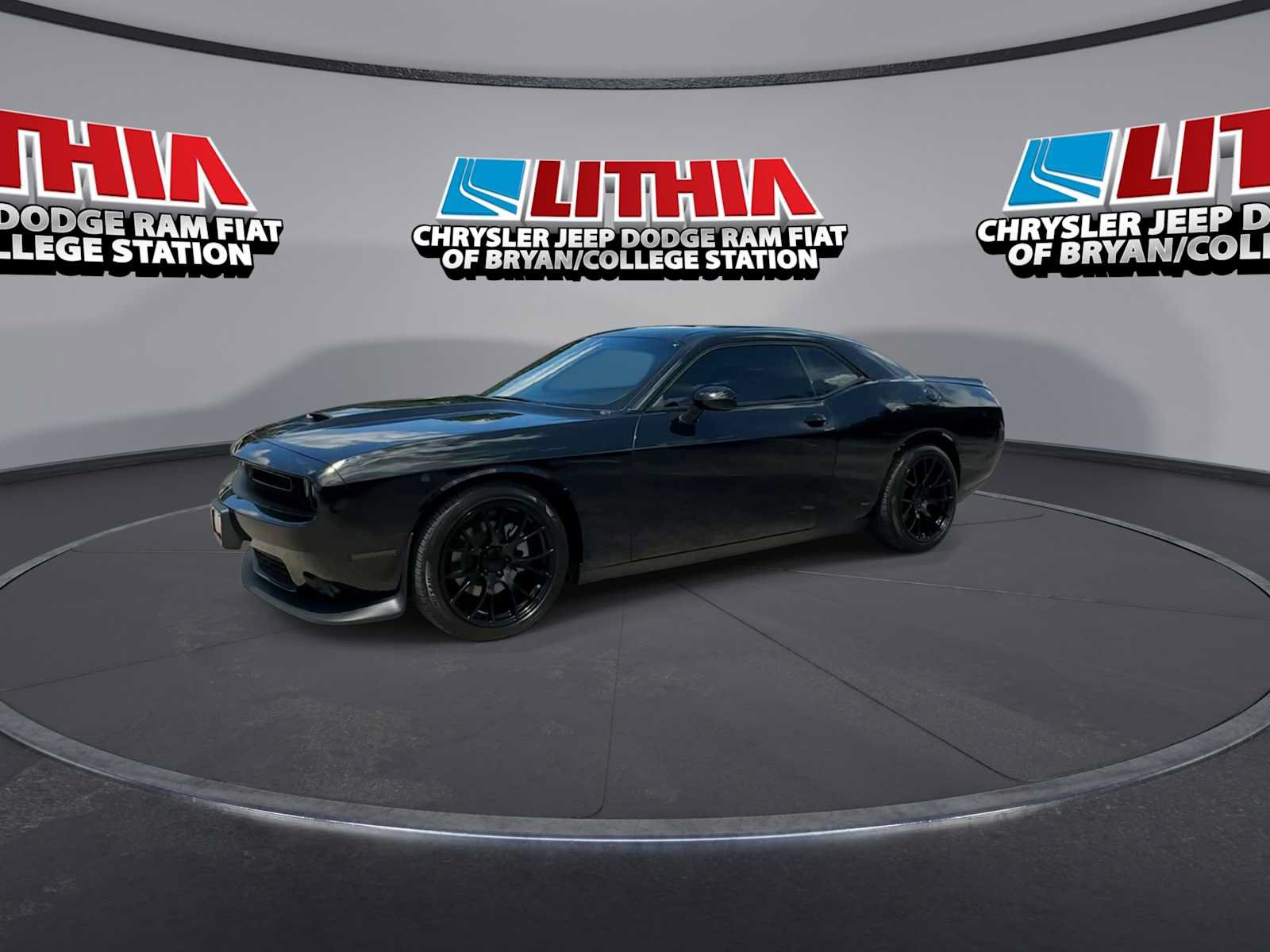 Used 2023 Dodge Challenger R/T w/ Blacktop Package RWD image 4