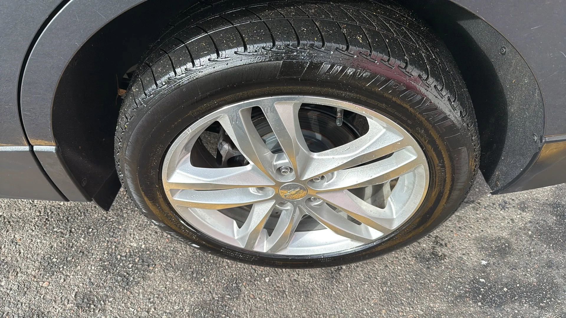 Used 2019 Chevrolet Equinox Premier AWD/4WD image 9