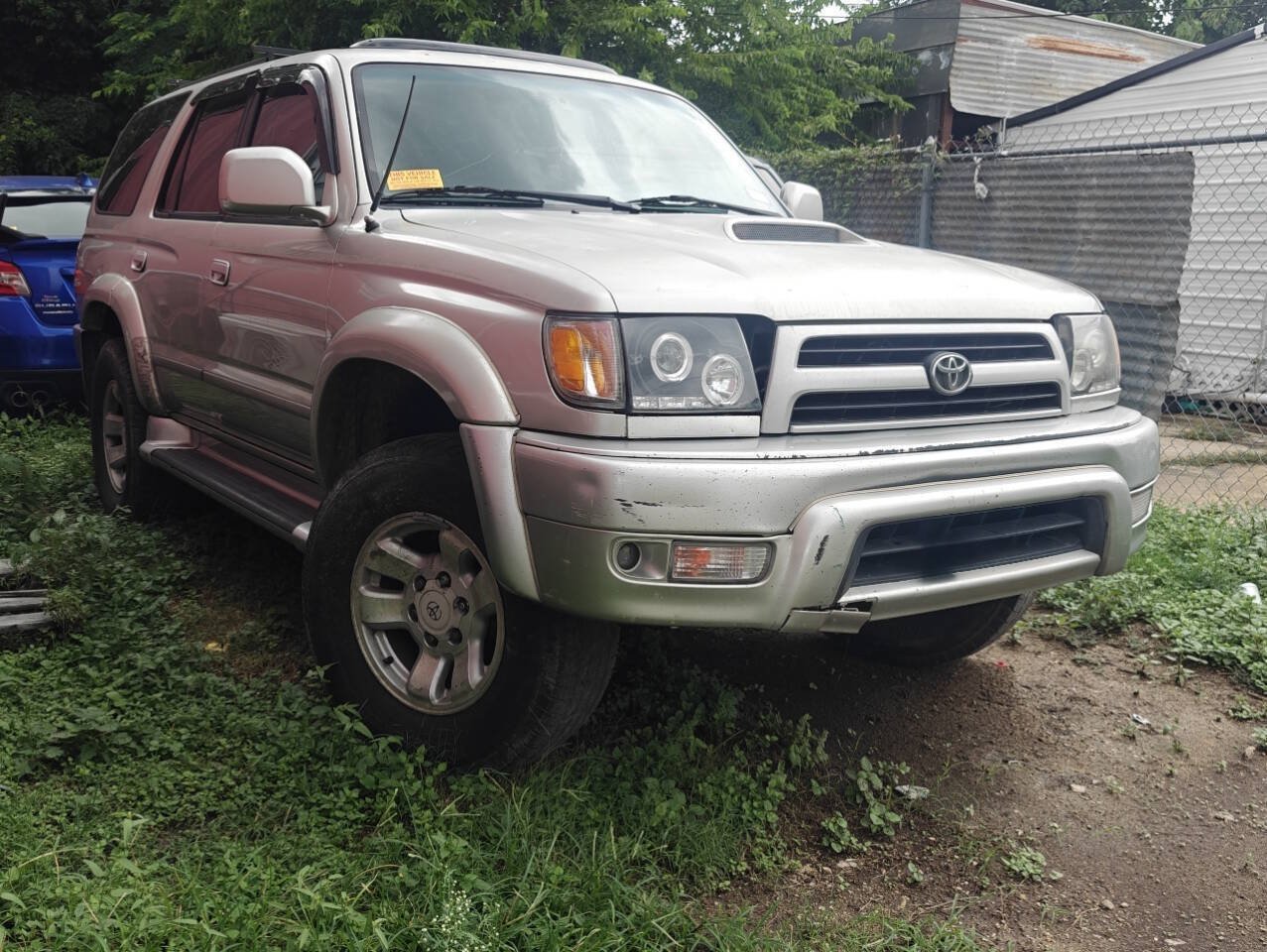 Used 2000 Toyota 4Runner SR5 RWD image 2